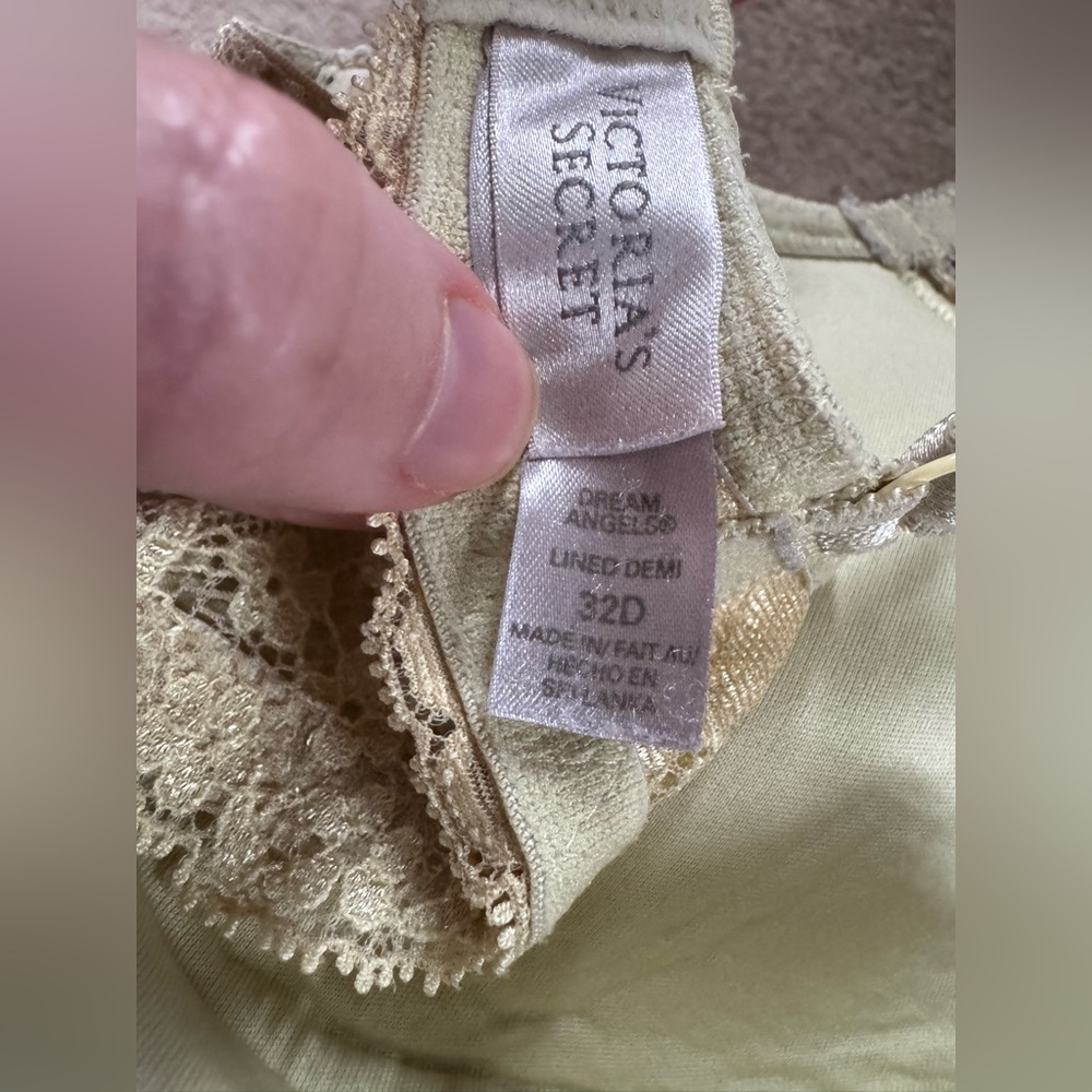 Victoria's Secret Dream Angels Demi Bra Yellow Lined Classic Coverage La… - Picture 6 of 7